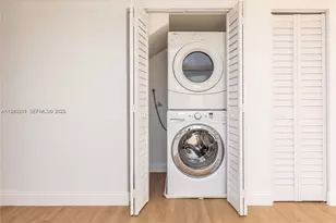 2945 Bridgeport Ave, Miami, FL 33133 - Photo 17