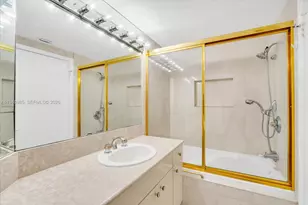 2000 Island Blvd, Aventura, FL 33160 - Photo 23