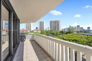2000 Island Blvd, Aventura, FL 33160 - Photo 25