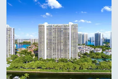 2000 Island Blvd #602, Aventura, FL 33160 - Photo 31