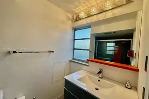 900 NE 12th Ave, Hallandale Beach, FL 33009 - Photo 17