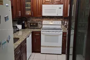 1400 St Charles Pl, Pembroke Pines, FL 33026 - Photo 13