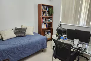 9195 Fontainebleau Blvd, Miami, FL 33172 - Photo 13