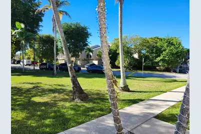 9195 Fontainebleau Blvd #6, Miami, FL 33172 - Photo 17