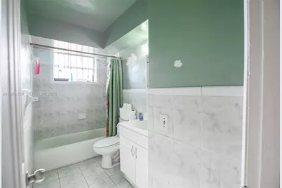 827 NW 73rd St, Miami, FL 33150 - Photo 13