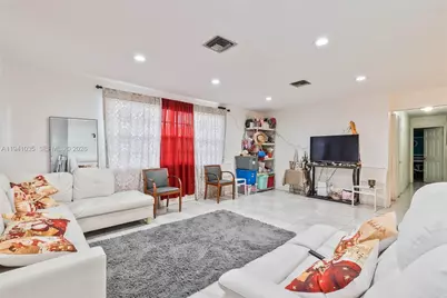 827 NW 73rd St, Miami, FL 33150 - Photo 5