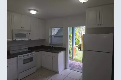 3260 NE 19th Ave #Apt 2, Hollywood, FL 33306 - Photo 1