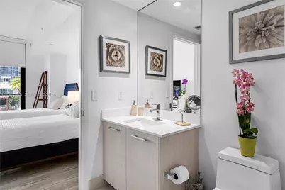 45 SW 9th St #1001, Miami, FL 33130 - Photo 23
