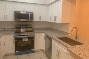 220 SW 116th Ave, Pembroke Pines, FL 33025 - Photo 3