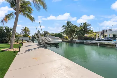 7810 Hawthorne Ave, Miami Beach, FL 33141 - Photo 25