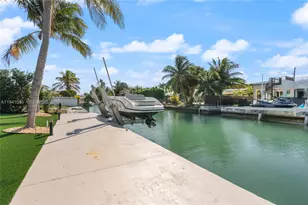 7810 Hawthorne Ave, Miami Beach, FL 33141 - Photo 25