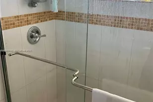 8400 Byron Ave, Miami Beach, FL 33141 - Photo 25