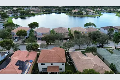 19389 Stonebrook St, Weston, FL 33332 - Photo 5