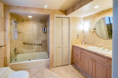 6465 Pine Tree Drive Cir, Miami Beach, FL 33141 - Photo 13