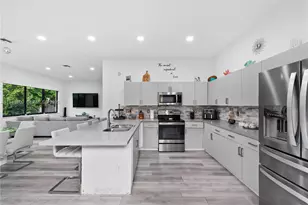 918 NE 36th Ave, Homestead, FL 33033 - Photo 7