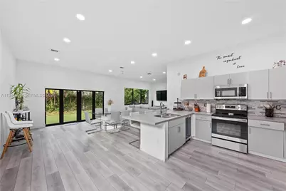 918 NE 36th Ave, Homestead, FL 33033 - Photo 9