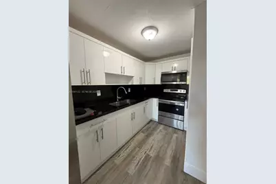 10000 NW 80th Ct #2423, Hialeah Gardens, FL 33016 - Photo 13