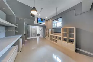 850 N Venetian Dr, Miami, FL 33139 - Photo 19