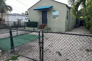 920 NW 22nd Ct, Miami, FL 33125 - Photo 1
