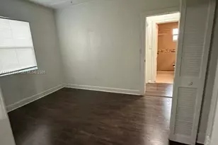 920 NW 22nd Ct, Miami, FL 33125 - Photo 9