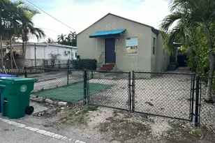 920 NW 22nd Ct, Miami, FL 33125 - Photo 3