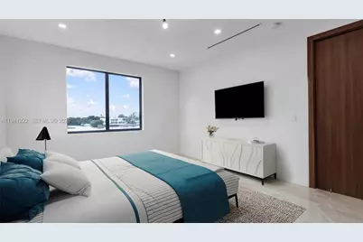 19600 NE 26th Ave, Miami, FL 33180 - Photo 17