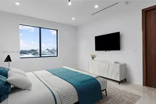 19600 NE 26th Ave, Miami, FL 33180 - Photo 17