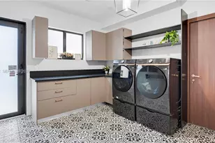 19600 NE 26th Ave, Miami, FL 33180 - Photo 29