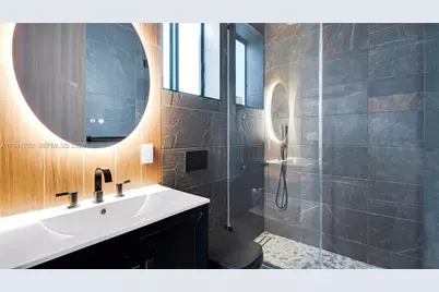 19600 NE 26th Ave, Miami, FL 33180 - Photo 25