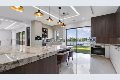 19600 NE 26th Ave, Miami, FL 33180 - Photo 3