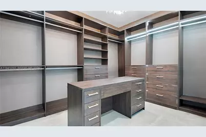 19600 NE 26th Ave, Miami, FL 33180 - Photo 13