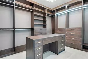 19600 NE 26th Ave, Miami, FL 33180 - Photo 13