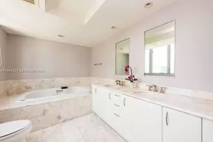 1331 Brickell Bay Dr, Miami, FL 33131 - Photo 17