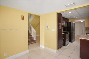 8011 NW 27th Pl, Sunrise, FL 33322 - Photo 5