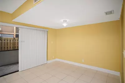 8011 NW 27th Pl, Sunrise, FL 33322 - Photo 11