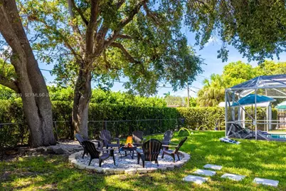 312 N Luna Ct, Hollywood, FL 33021 - Photo 9