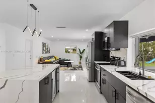 10361 SW 119th St, Miami, FL 33176 - Photo 9