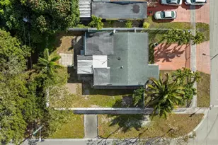 201 NE 169th St, North Miami Beach, FL 33162 - Photo 5