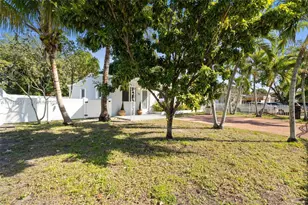 201 NE 169th St, North Miami Beach, FL 33162 - Photo 35