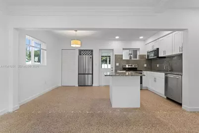 201 NE 169th St, North Miami Beach, FL 33162 - Photo 29