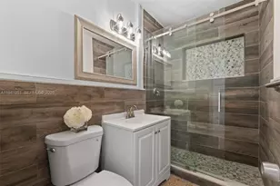 201 NE 169th St, North Miami Beach, FL 33162 - Photo 19