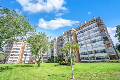 1300 Saint Charles Pl #222, Pembroke Pines, FL 33026 - Photo 15