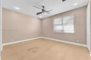 2249 NE 9th Ave, Wilton Manors, FL 33305 - Photo 11