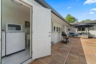 930 NE 182nd Terrace, North Miami Beach, FL 33162 - Photo 17