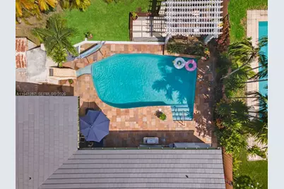 930 NE 182nd Ter, North Miami Beach, FL 33162 - Photo 1