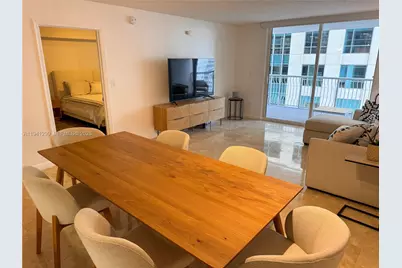 1200 Brickell Bay Dr #1708, Miami, FL 33131 - Photo 3