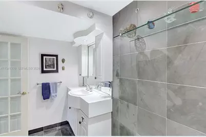 5005 Collins Ave #1224, Miami Beach, FL 33140 - Photo 11