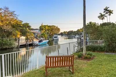 5343 Orduna Dr, Coral Gables, FL 33146 - Photo 5