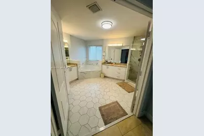 10919 NW 67th Ter, Doral, FL 33178 - Photo 23