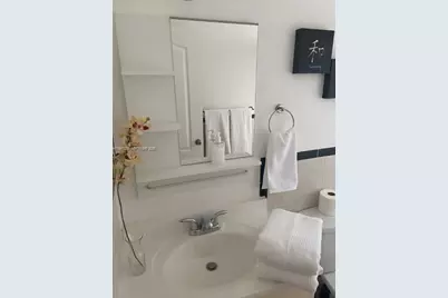 9076 NW 114th St #9076, Hialeah Gardens, FL 33018 - Photo 11